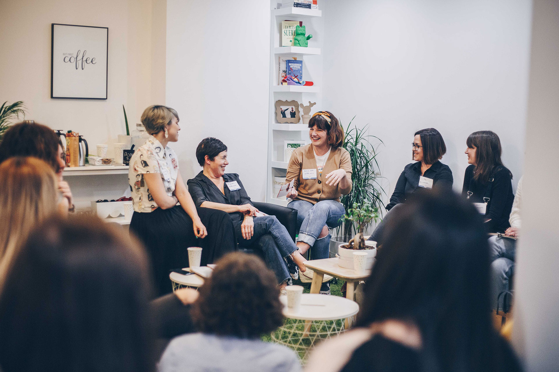 Emprendedoras en el evento "Café a bordo" organizado por Mulleres Atlánticas